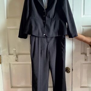 Larry Levine Suit set